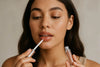 Lipgloss: zo kies je comfort zonder plakkerigheid - Mineralissima